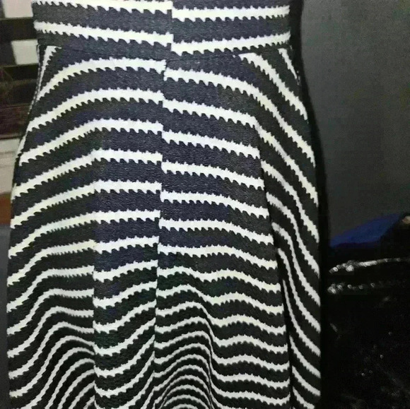 Kathy Womans Skater Skirt Size S - Picture 5 of 9